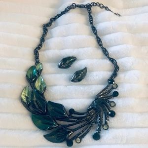 Green Lilly necklace and earring set